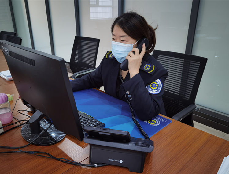 疫情来袭120电话猛增 甘肃省紧急医疗救援中心调度员全力以赴守护生命热线