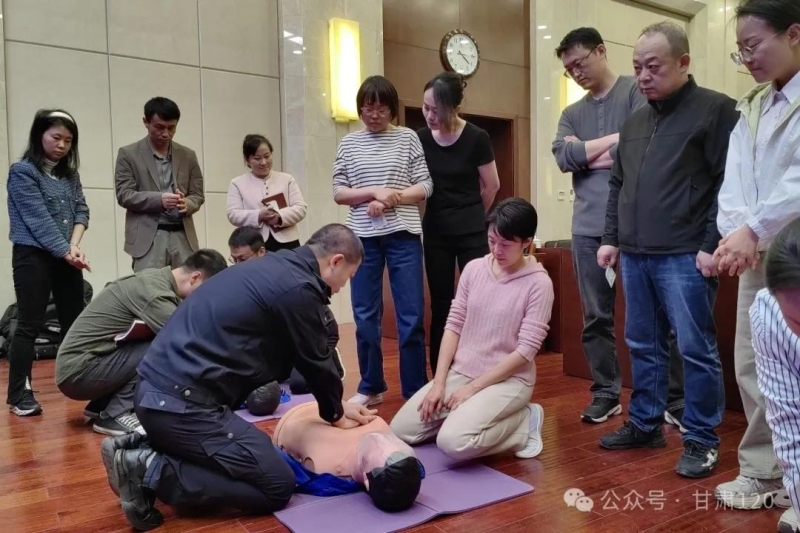 守护“打铁人”健康 省紧急医疗救援中心开展省纪检监察干部专场急救培训