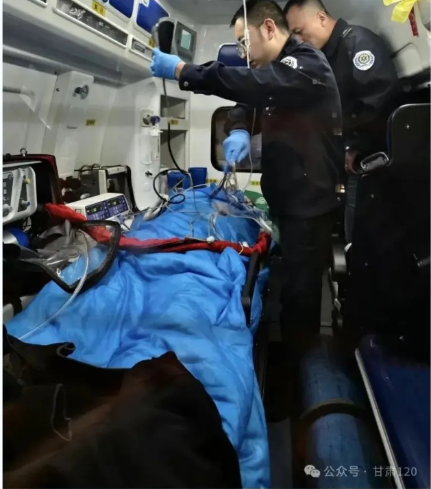 省紧急医疗救援中心成功转运一名心肺复苏后危重患者 省紧急医疗救援中心成功转运一名心肺复苏后危重患者