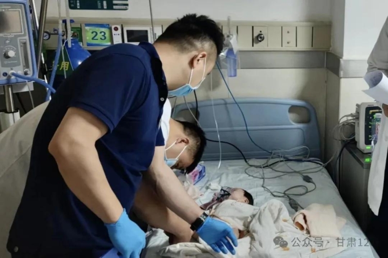 千里护航新生希望 生命接力创造奇迹——甘肃省紧急医疗救援中心成功完成70天脑出血患儿跨区域医疗转运
