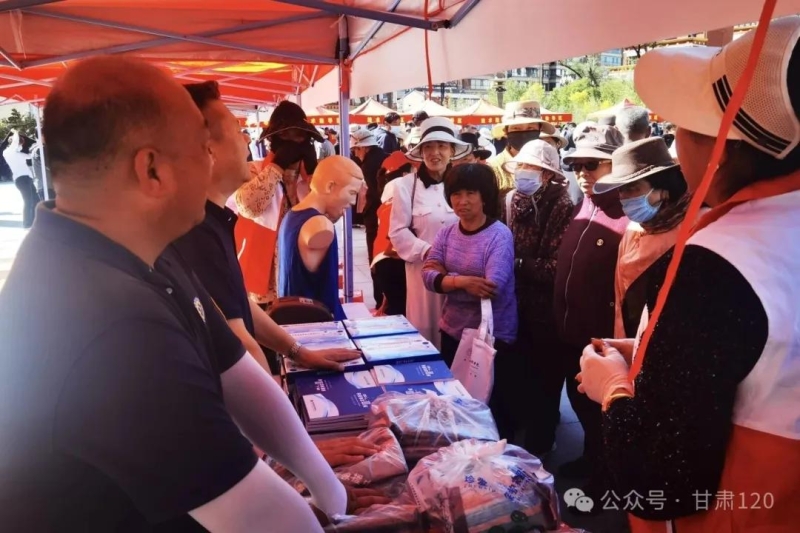 省紧急医疗救援中心积极参加2025年全省文化科技卫生“三下乡”集中示范活动 省紧急医疗救援中心积极参加2025年全省文化科技卫生“三下乡”集中示范活动