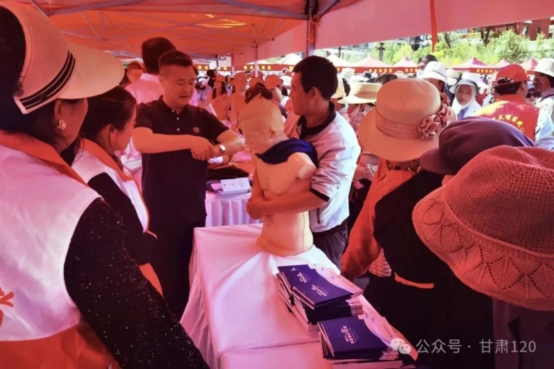 省紧急医疗救援中心积极参加2025年全省文化科技卫生“三下乡”集中示范活动 省紧急医疗救援中心积极参加2025年全省文化科技卫生“三下乡”集中示范活动