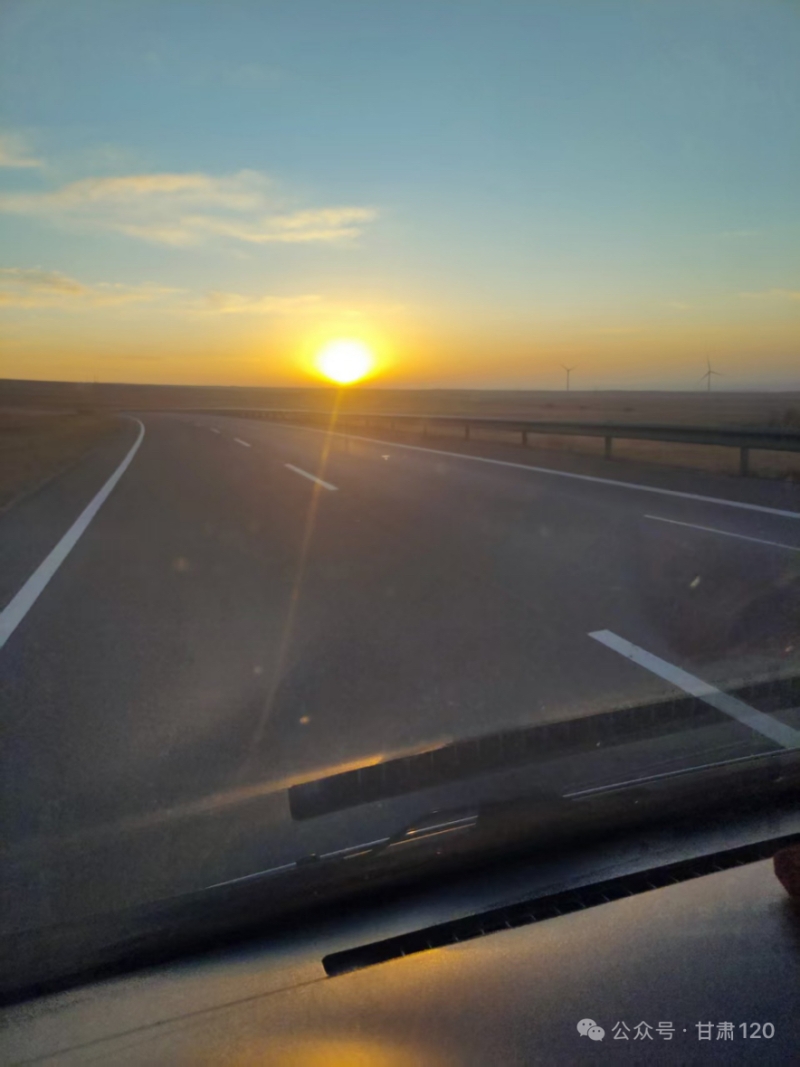 昼夜兼程  跨越千里——省紧急医疗救援中心接陇原儿女“回家”获新生